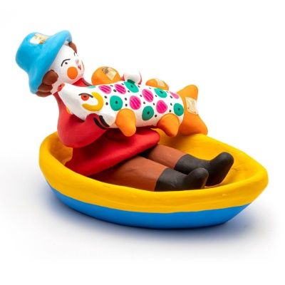 Мужик в лодке с рыбой2